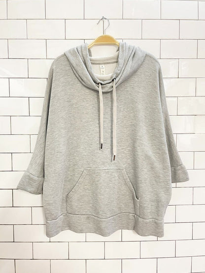 community batwing oversized short sleeve hoodie | aritzia - good market thrift store