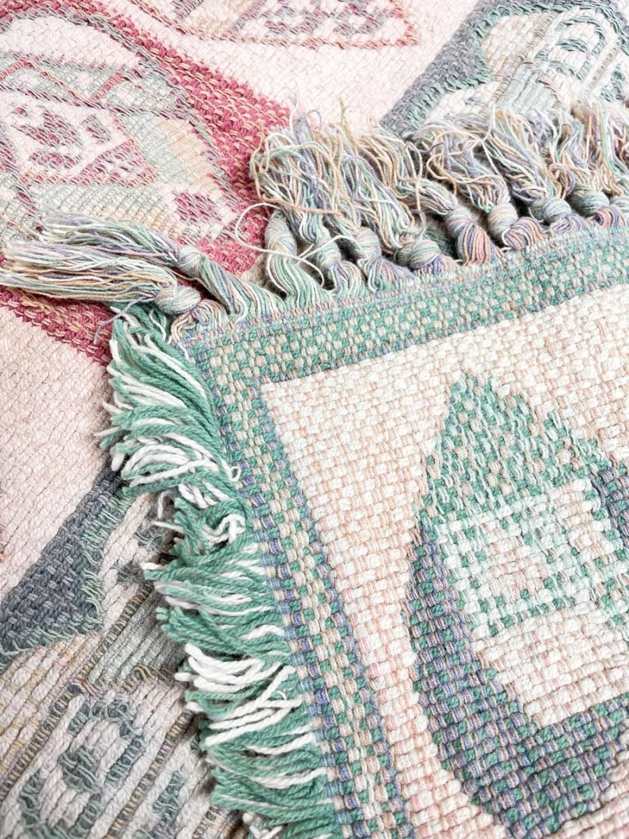 vintage 00s woven heart runner - good market thrift store