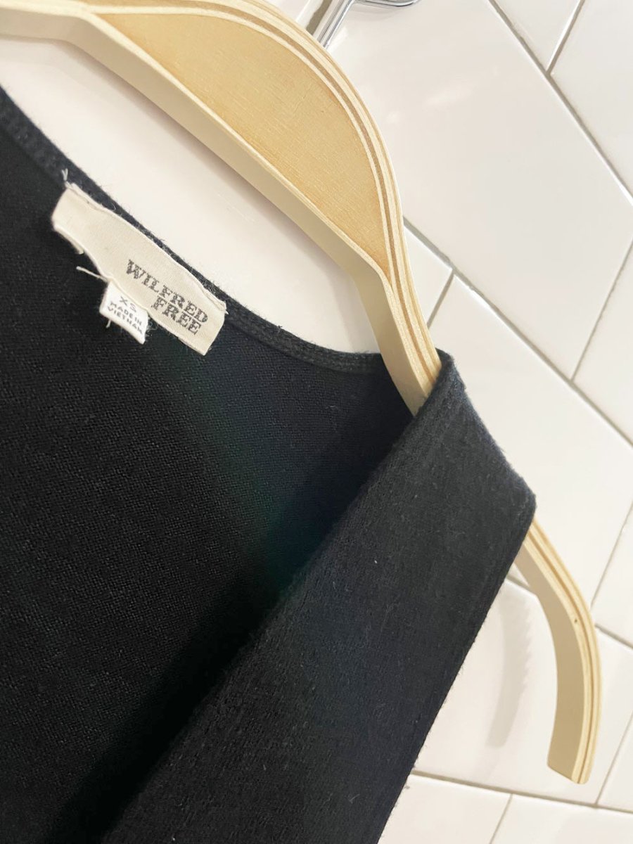 wilfred free valeria plunge cropped tank | aritzia - good market thrift store