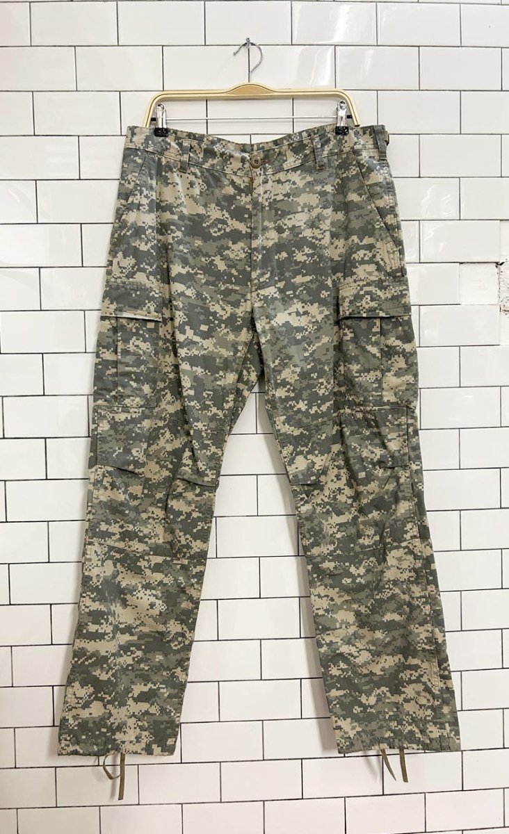 backbone multicam camo print cargo parachute pants - good market thrift store