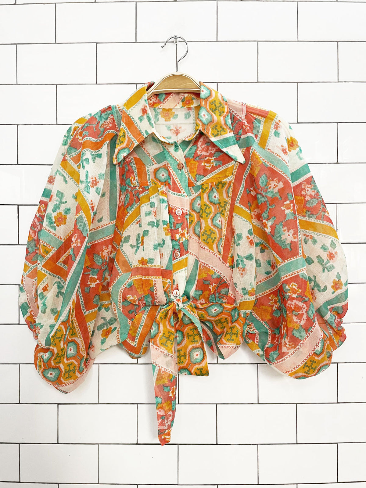 vintage 70s daggar collar floral sheer crop balloon sleeve shirt