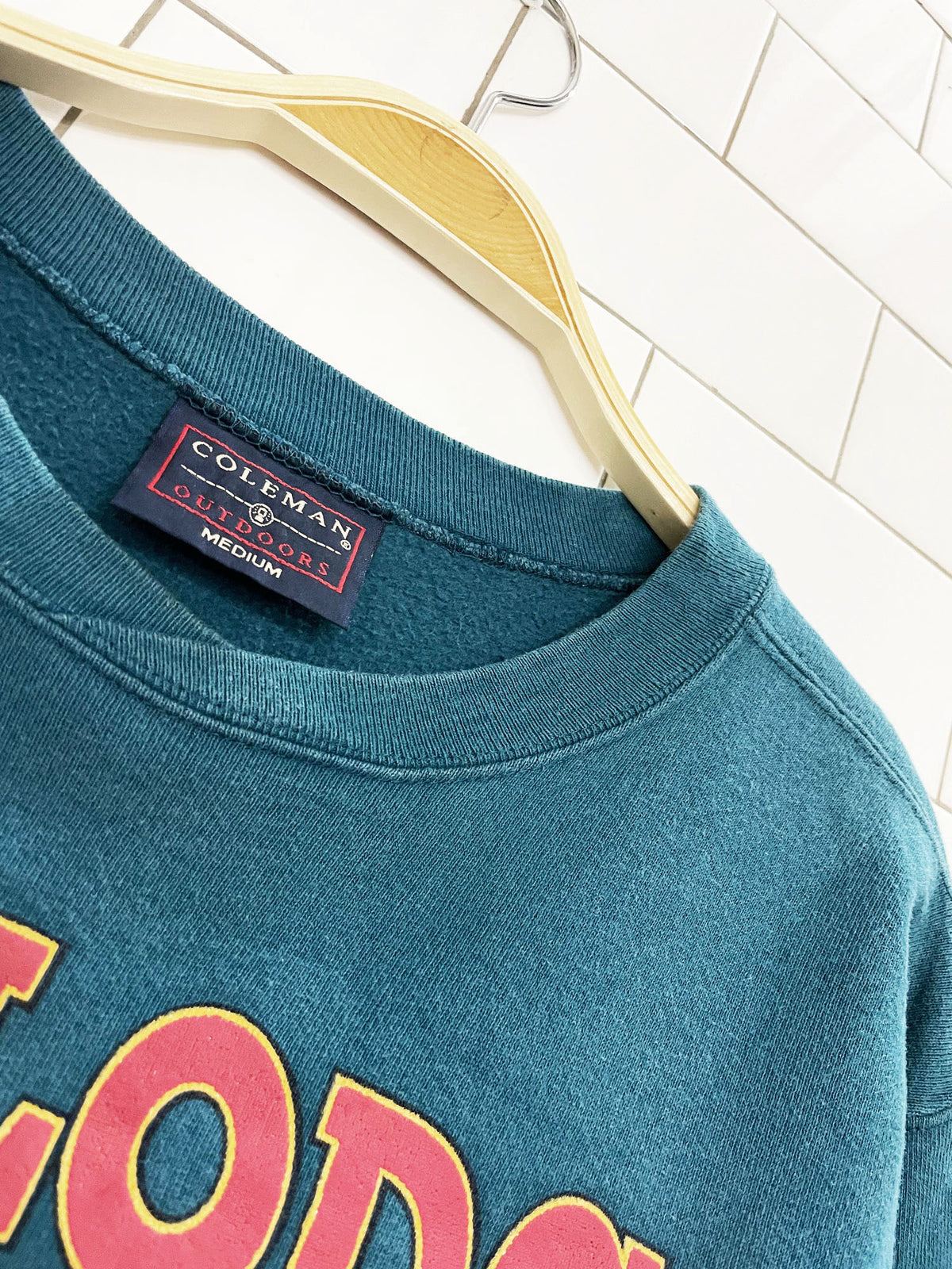 vintage coleman outdoors red lodge spellout duck print sweatshirt