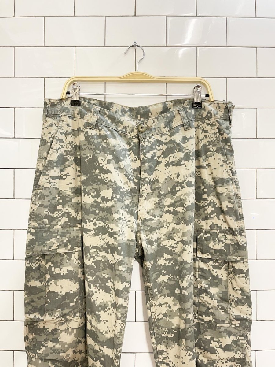 backbone pixel camo cargo parachute pant - good market thrift store