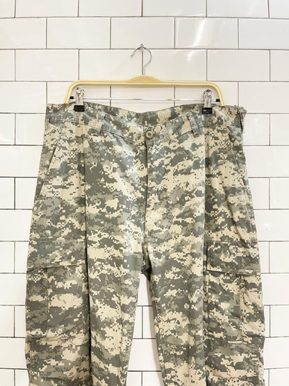 backbone pixel camo cargo parachute pant - good market thrift store
