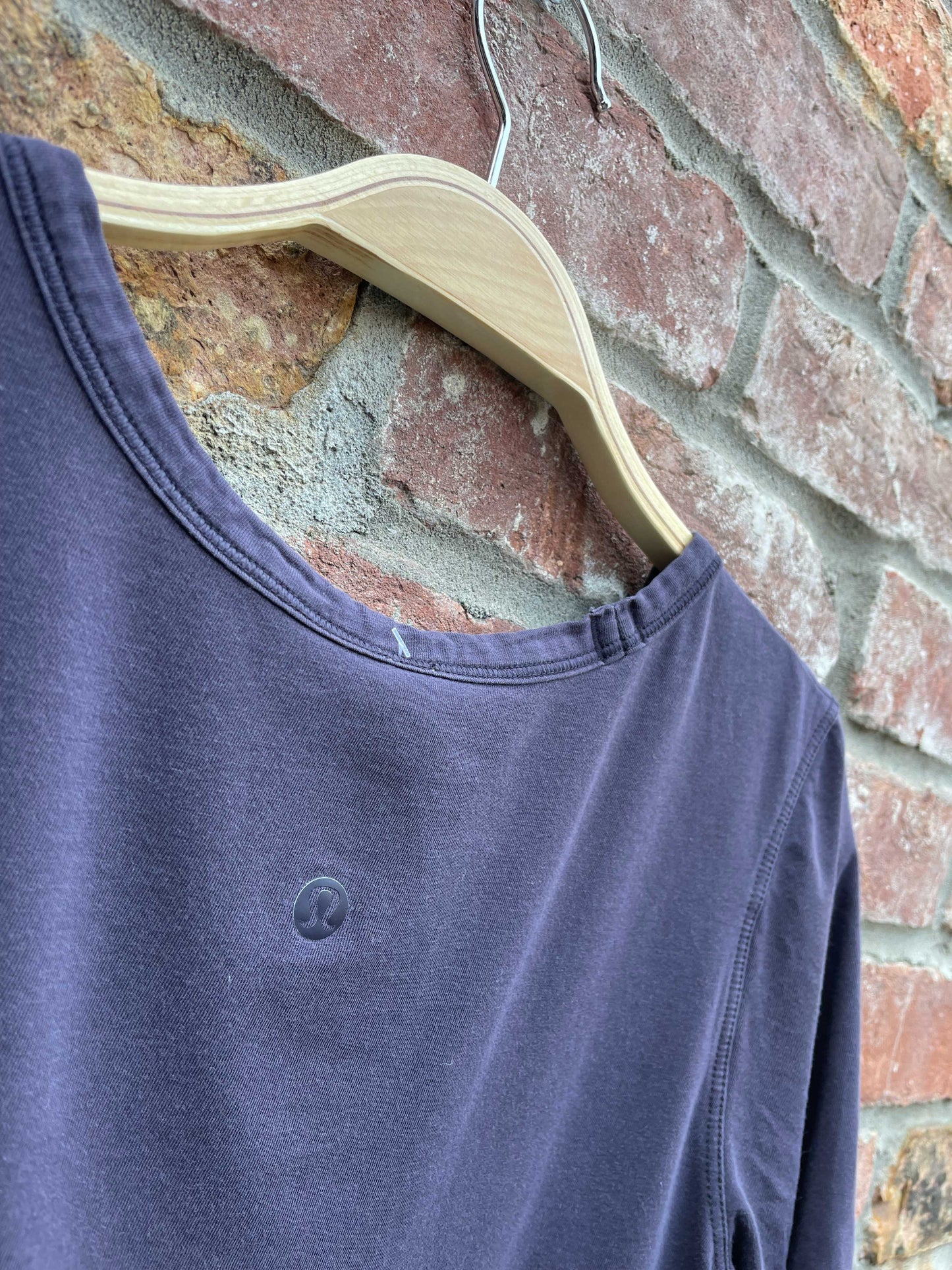 lululemon crewneck tee