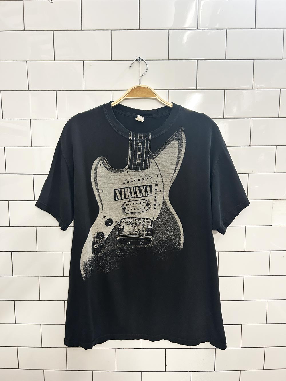 vintage 00s nirvana grunge guitar graphic tee