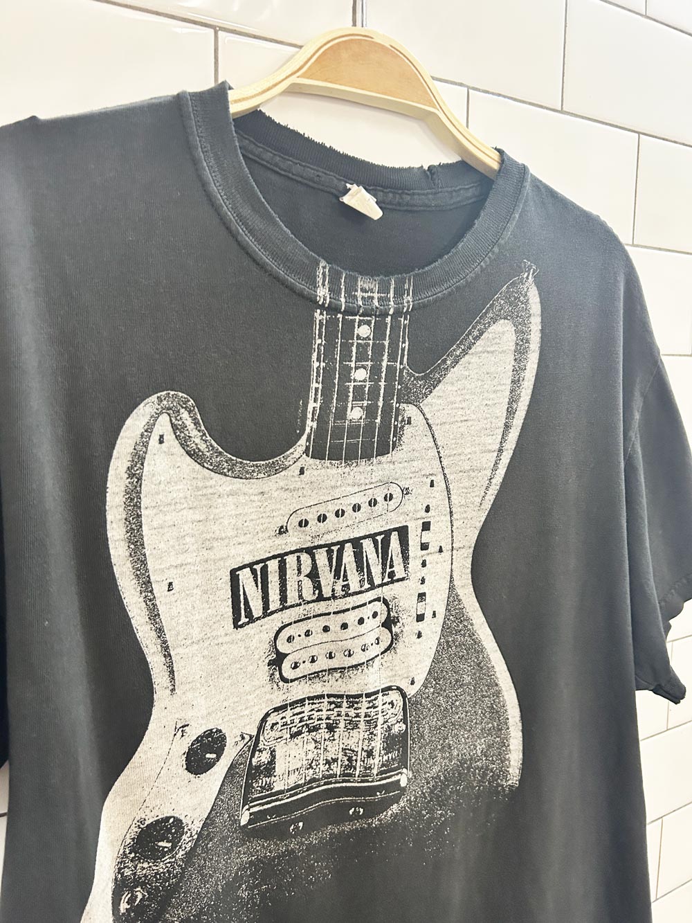 vintage 00s nirvana grunge guitar graphic tee