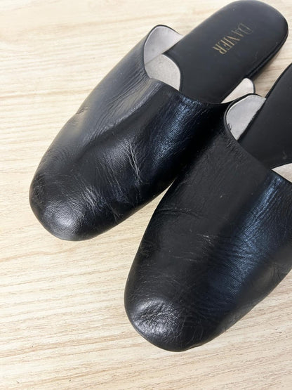 danier minimal leather slip on mules - good market thrift store