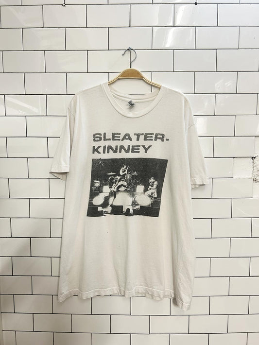sleater kinney graphic tee