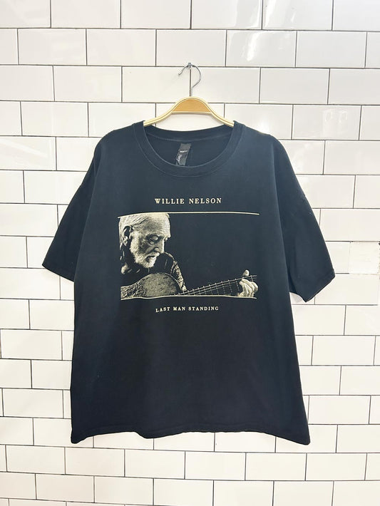 willie nelson last man standing 2019 concert merch tee