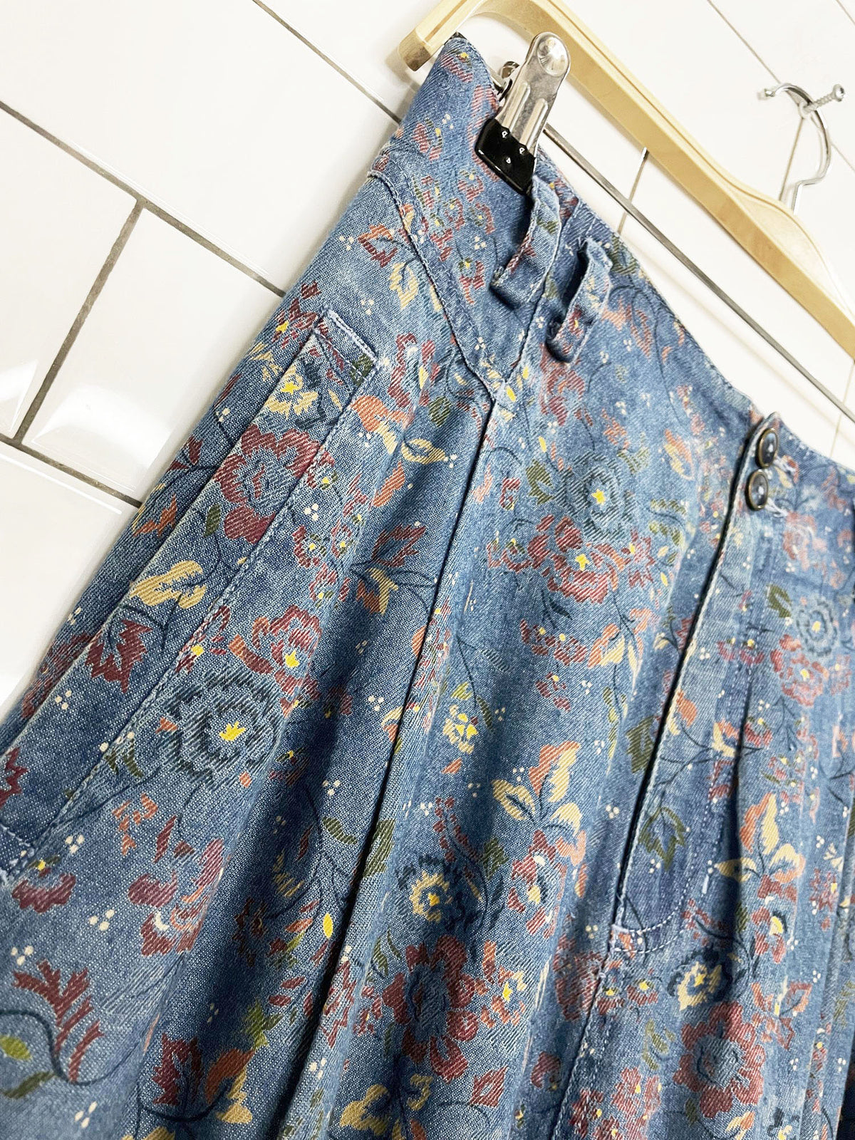 vintage 90s lizwear floral denim pleated midi skirt | liz claiborne