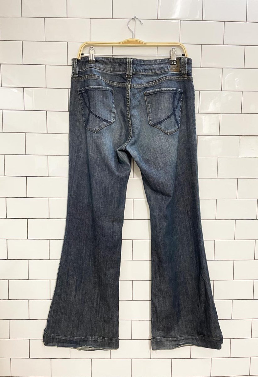y2k los angeles IT dream low rise diva flare leg jeans - good market thrift store