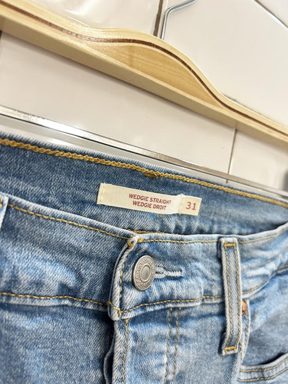 levi's wedgie straight distressed cropped jeans - good market thrift store
