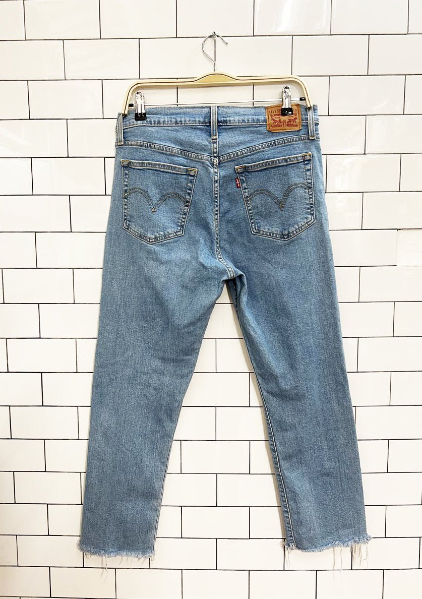 levi's wedgie straight distressed cropped jeans - good market thrift store