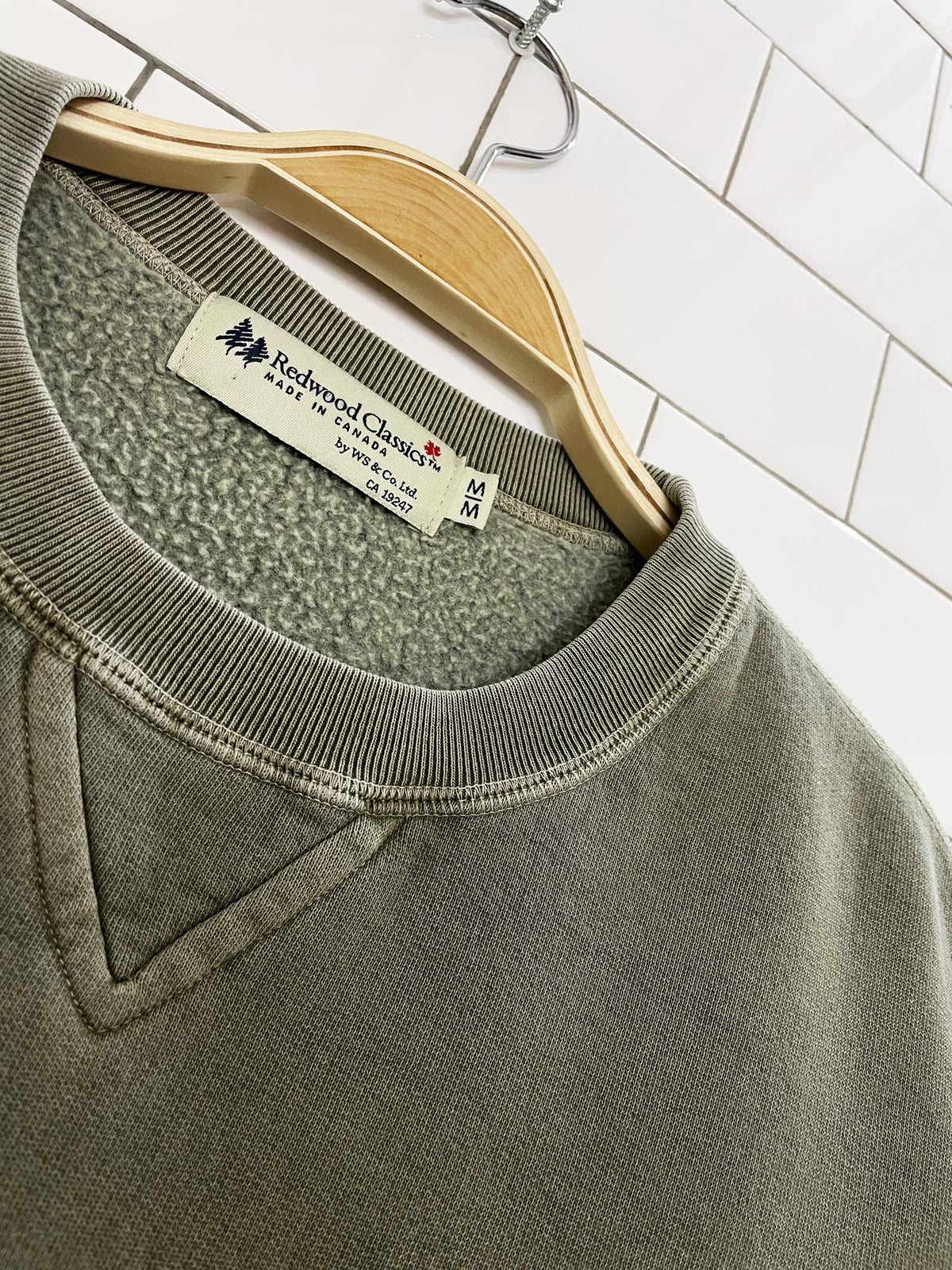 vintage 00s queens university embroidered collegiate sweatshirt | redwood classics | made in Canada