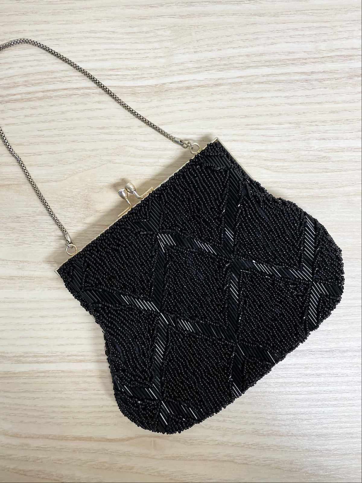 vintage du-val hand made beaded chainlink hand bag