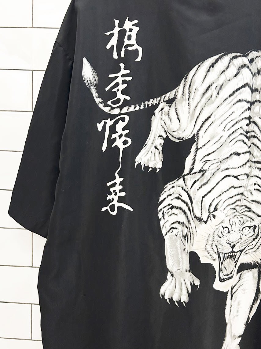 y2k xtreme jeans siberian tiger graphic shirt - good market thrift store