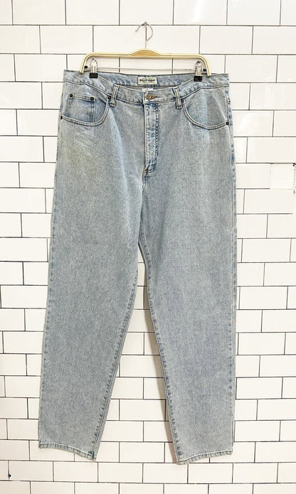 vintage 90s guess high rise mom jeans - good market thrift store