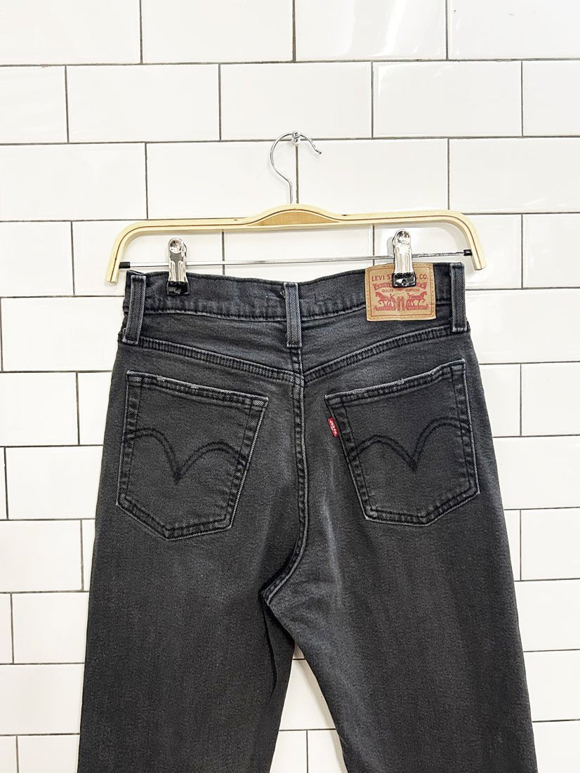 levi's wedgie straight leg jeans - good market thrift store