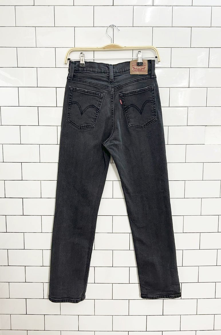 levi's wedgie straight leg jeans - good market thrift store