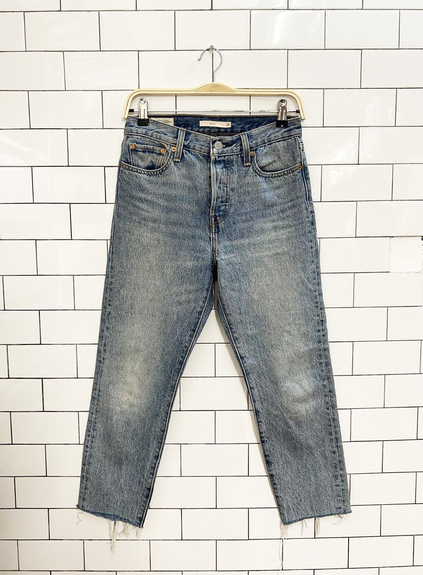 levi's wedgie straight crop leg jeans - good market thrift store