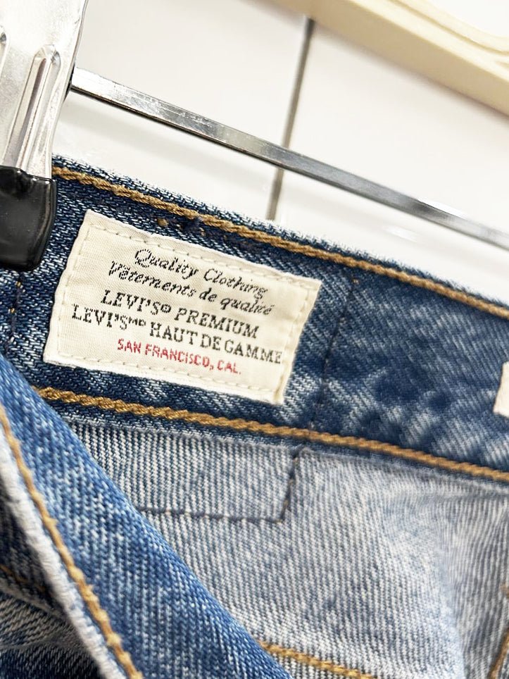 levi's wedgie straight crop leg jeans - good market thrift store