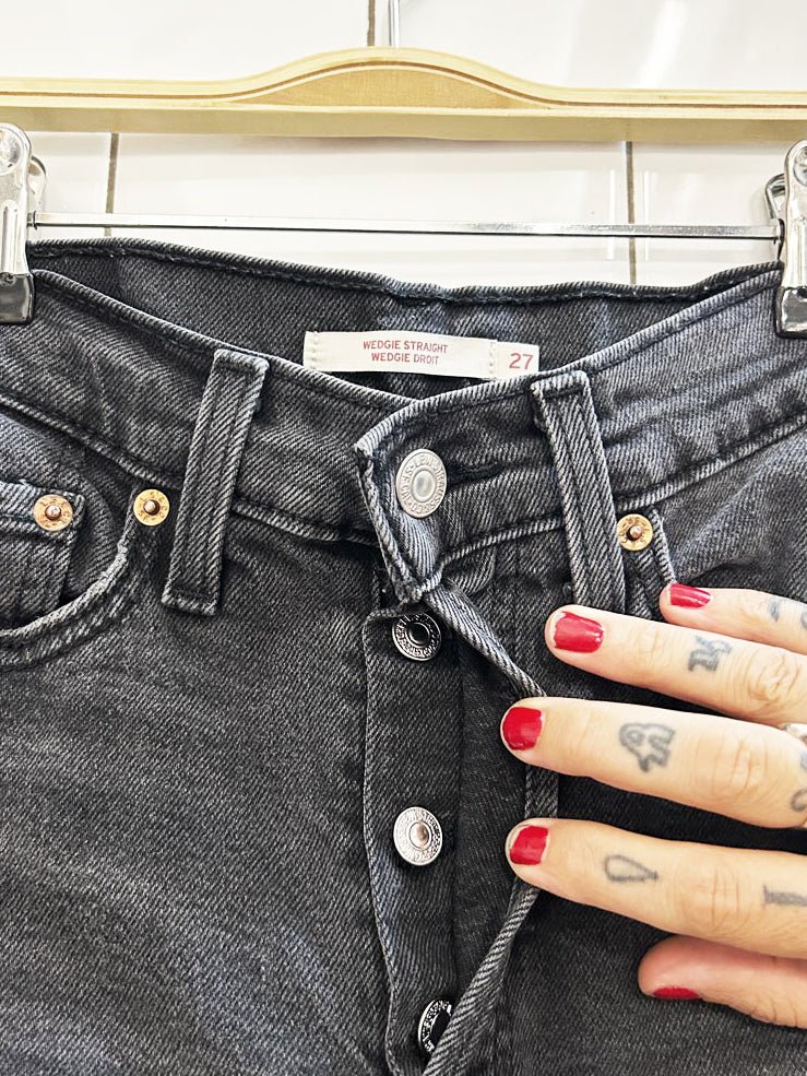 levi's wedgie straight leg jeans - good market thrift store