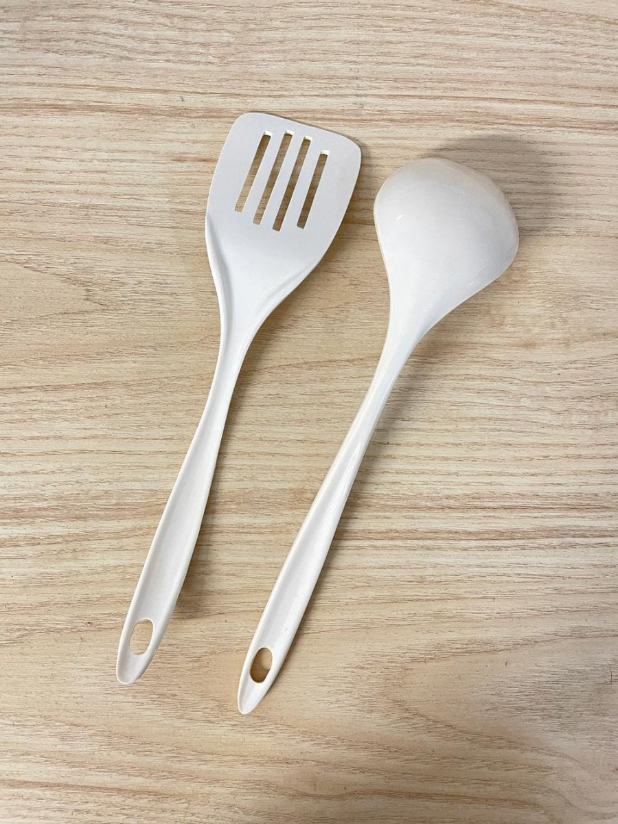 x2 vintage floral serving utensils - good market thrift store