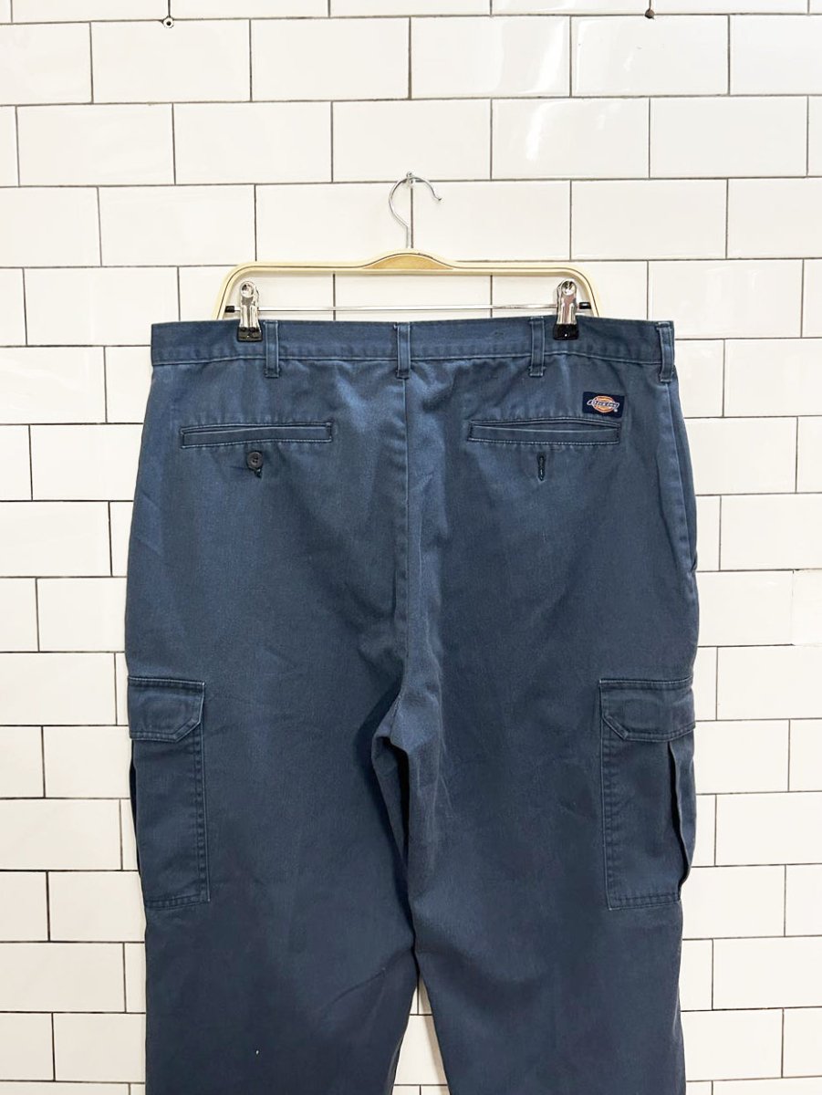 vintage 00s dickies regular straight cargo pants - good market thrift store