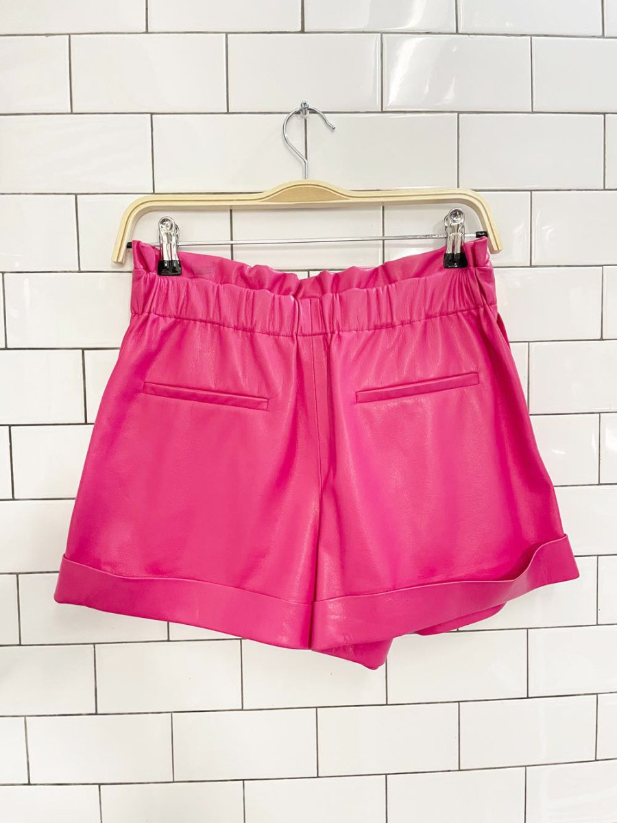 alice + olivia faux leather pleated shorts - good market thrift store