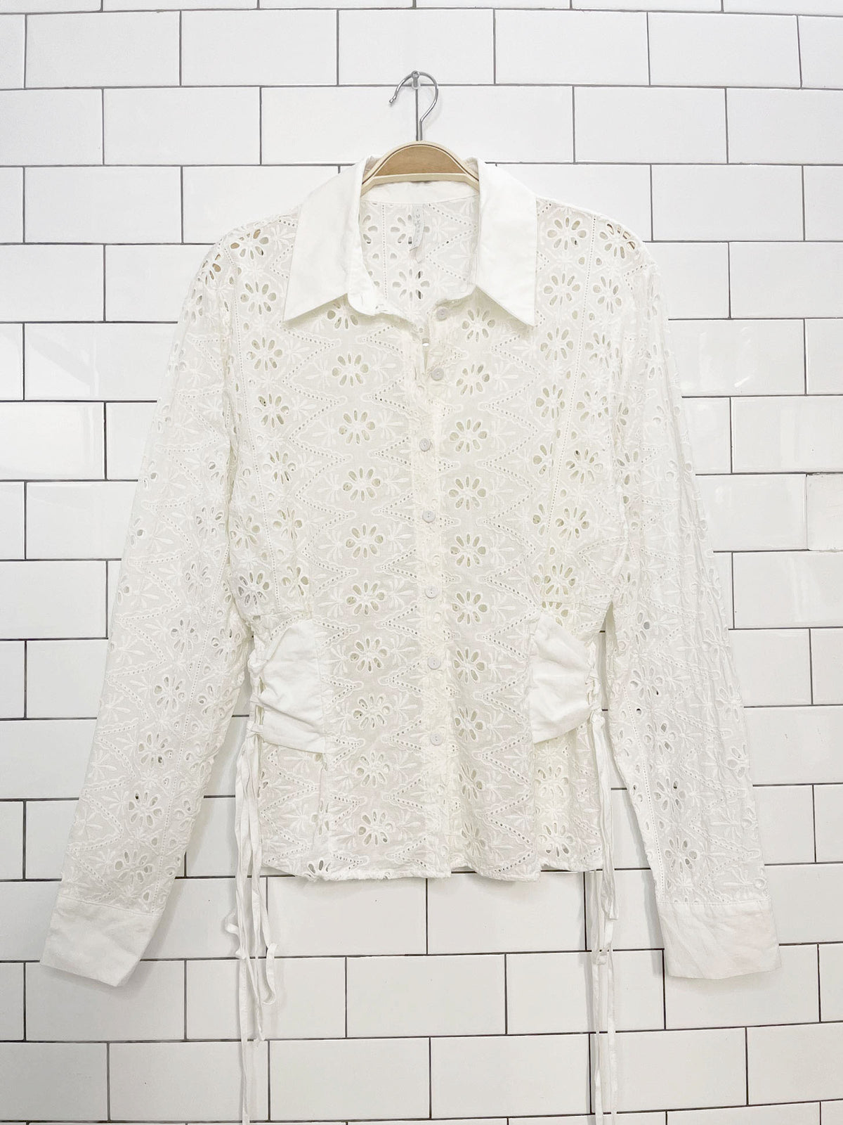 imperial corset waist floral eyelet full button shirt | made in Italy