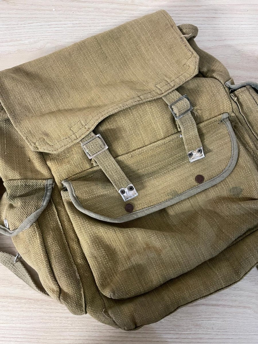 vintage surplus rucksack – good market thrift store