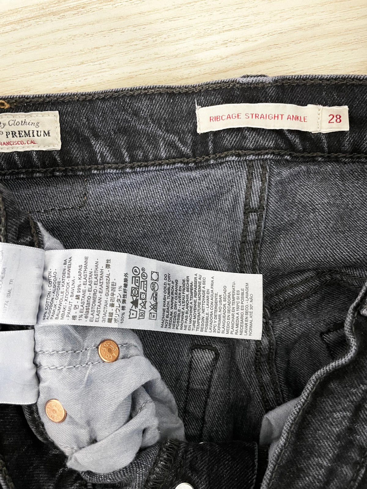 levi's ribcage straight ankle jeans | dark wash