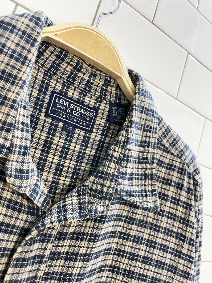 vintage 00s levi's flannel shirt | made in India - good market thrift store