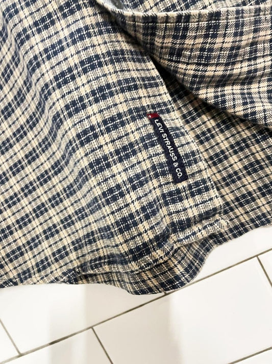 vintage 00s levi's flannel shirt | made in India - good market thrift store