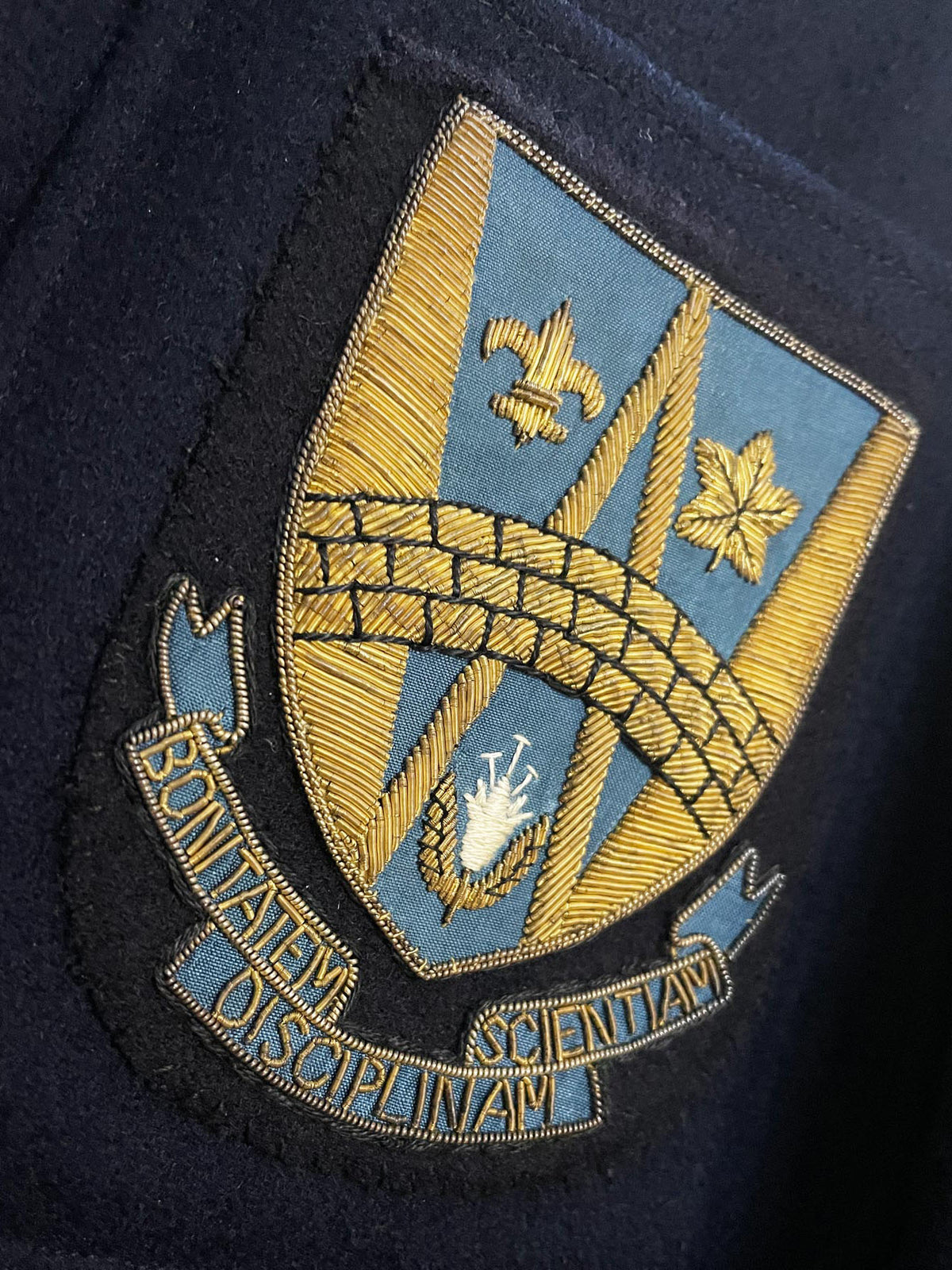vintage wickhams of windsor 100% wool crested blazer | st thomas university