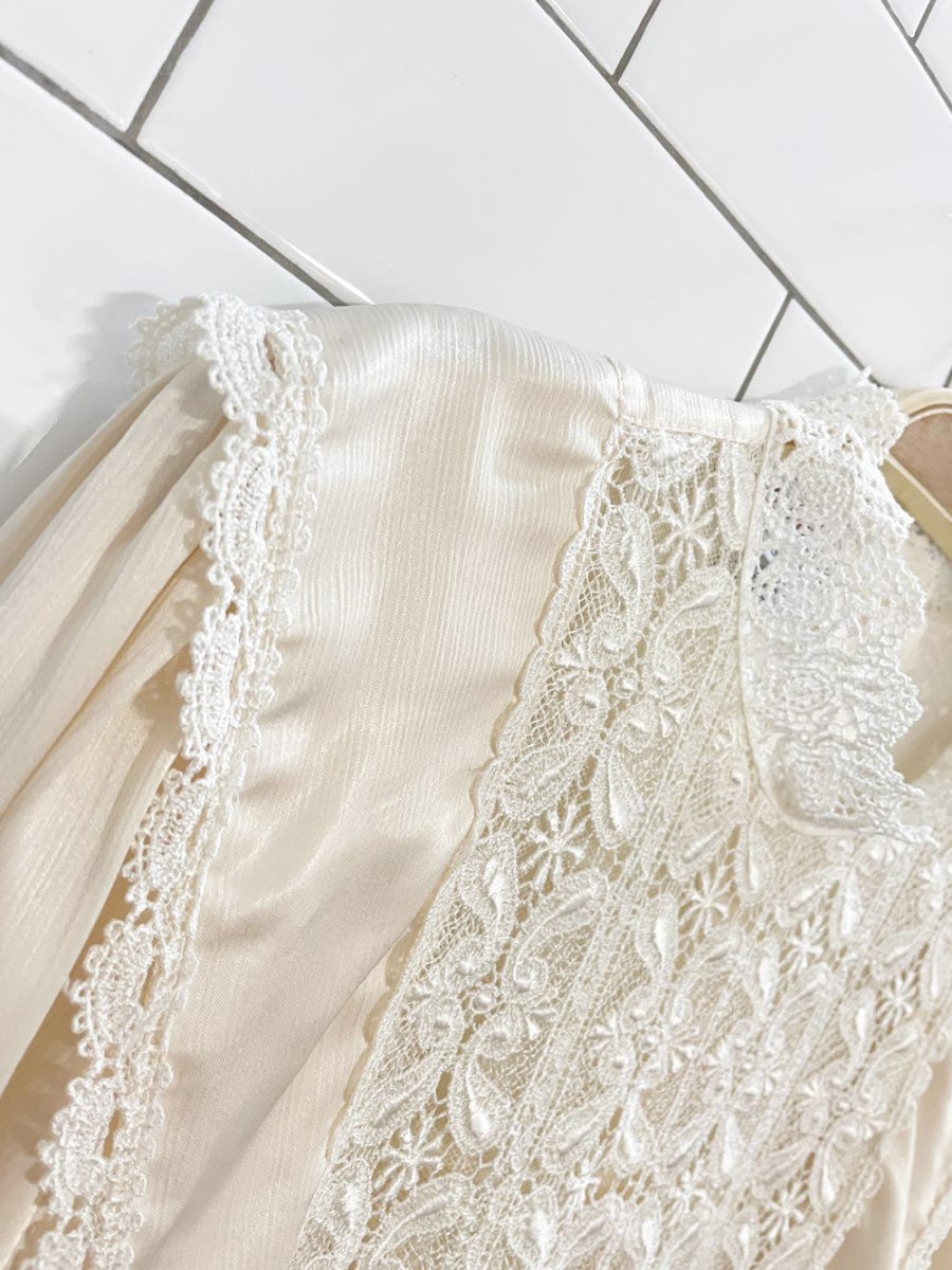 vintage san andré satin lace trim button - back blouse | new york paris | made in USA - good market thrift store