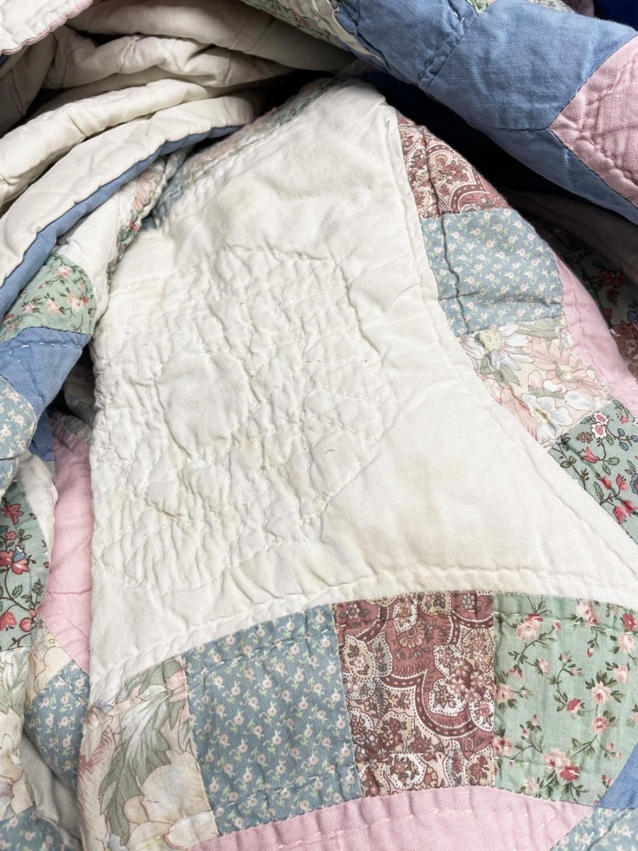 vintage handmade wedding ring quilt - good market thrift store