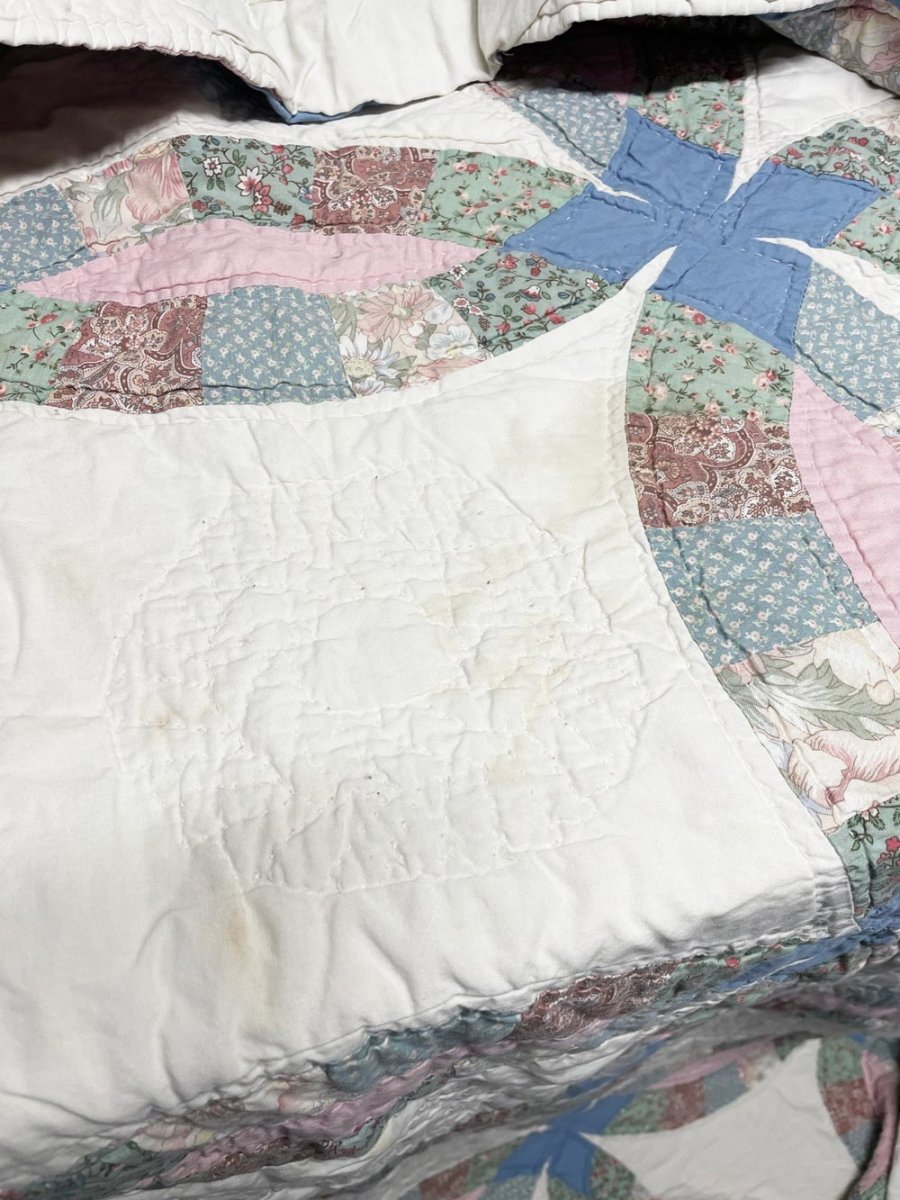 vintage handmade wedding ring quilt - good market thrift store