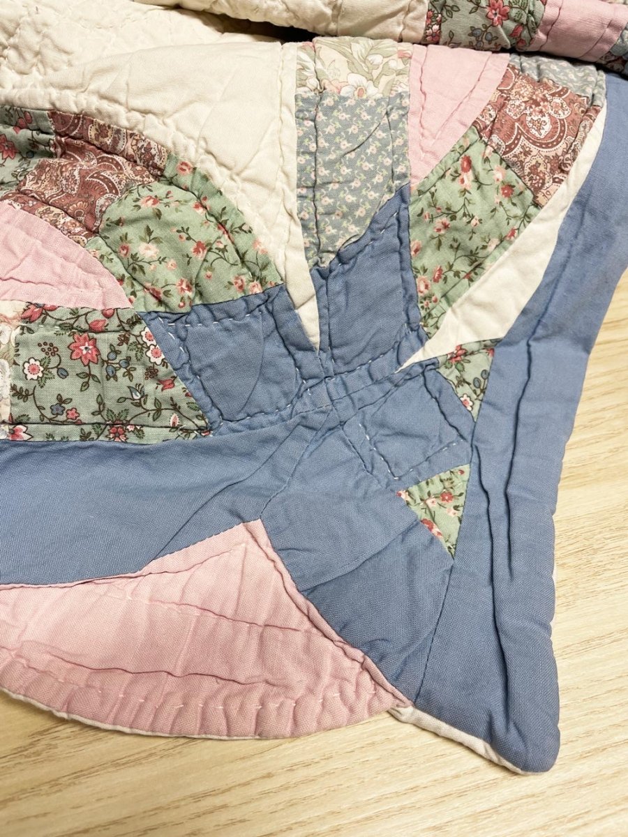 vintage handmade wedding ring quilt - good market thrift store