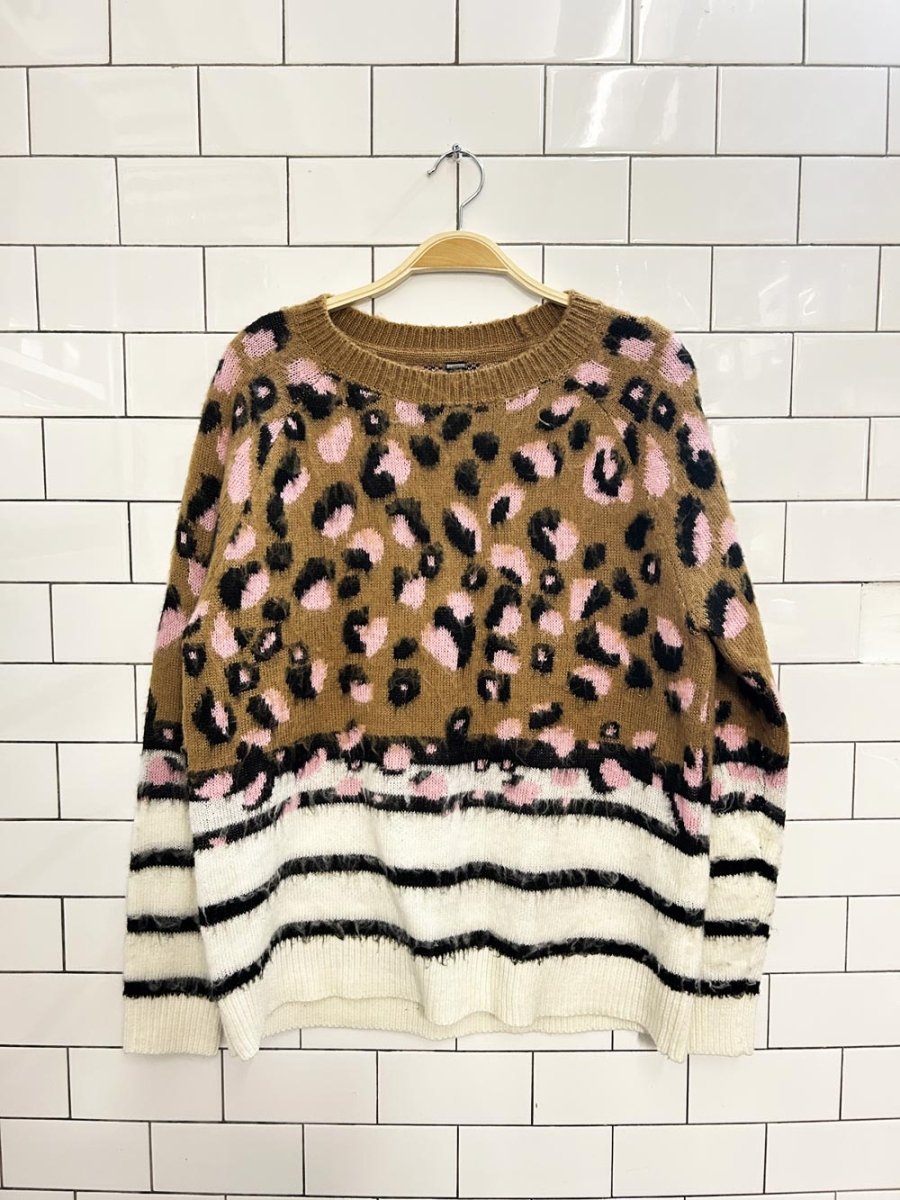 design lab estilo oversized animal print knit sweater - good market thrift store