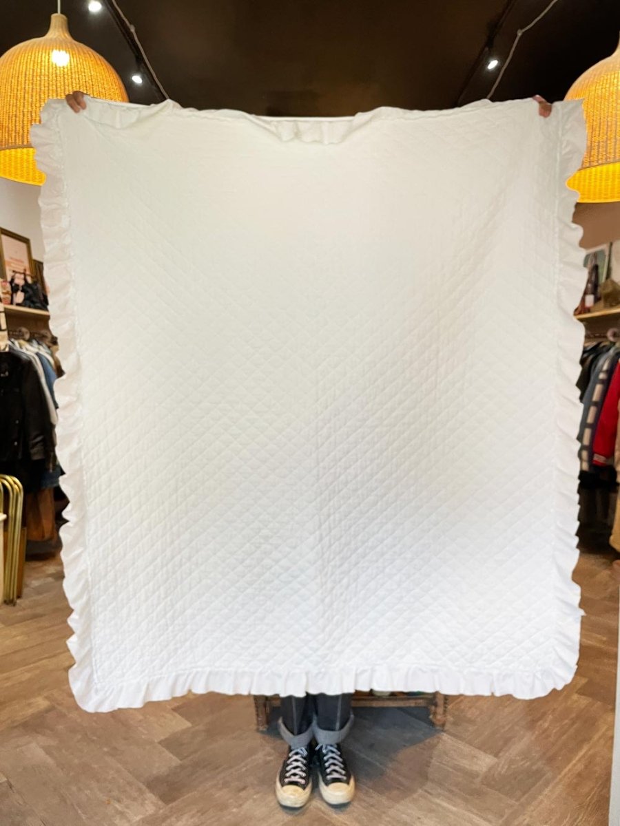 ruffle edge super soft baby quilt / throw blanket - good market thrift store