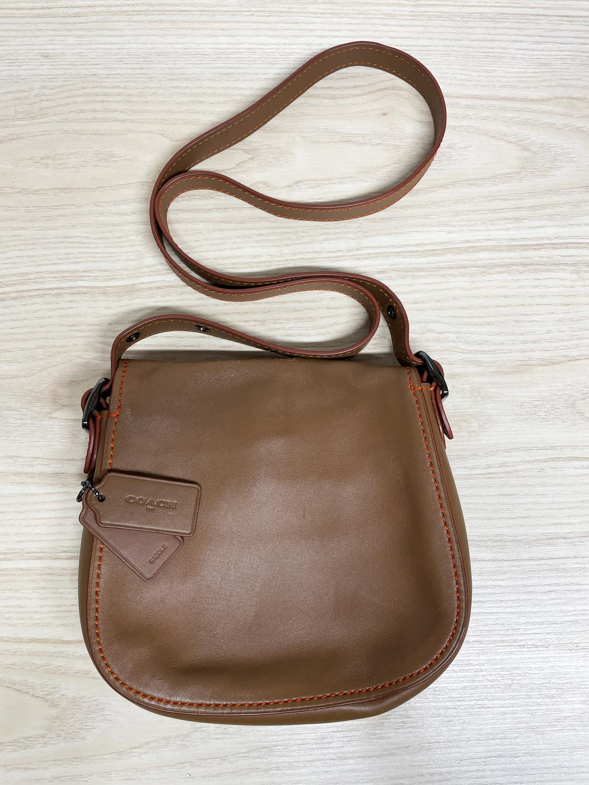 coach 1941 saddle 23 butter leather contrast stitch crossbody shoulder bag | glovetanned