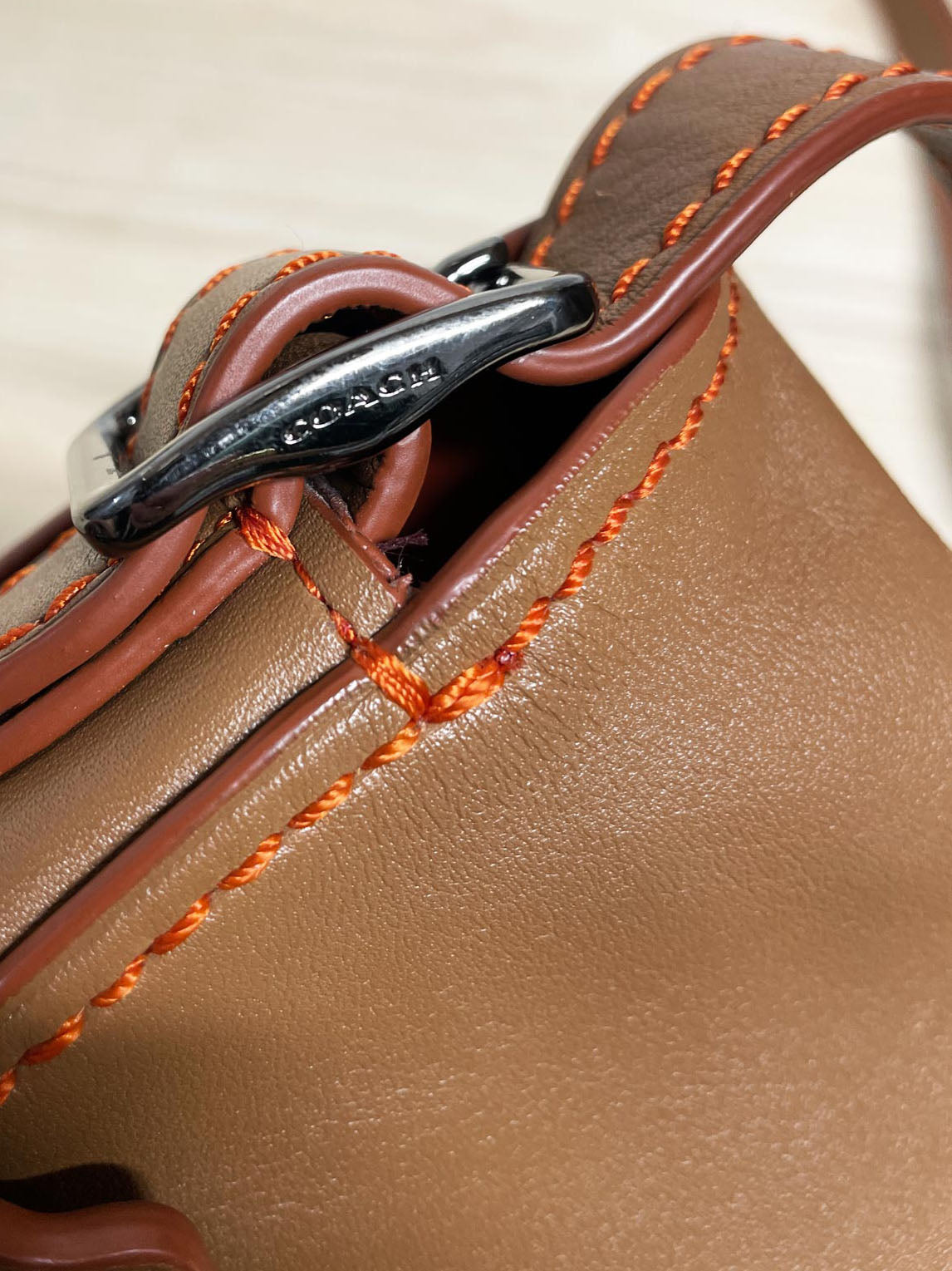 coach 1941 saddle 23 butter leather contrast stitch crossbody shoulder bag | glovetanned