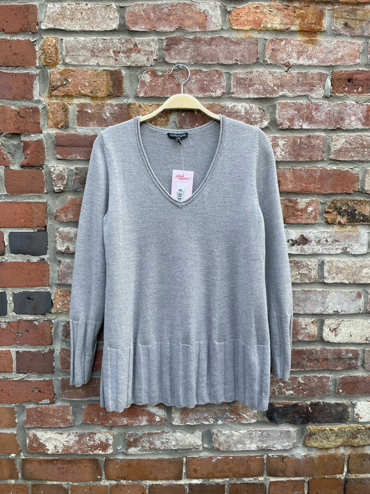 eileen fisher grey 100% wool v-neck sweater