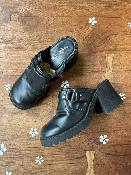 y2k side street chunky heeled harness clog