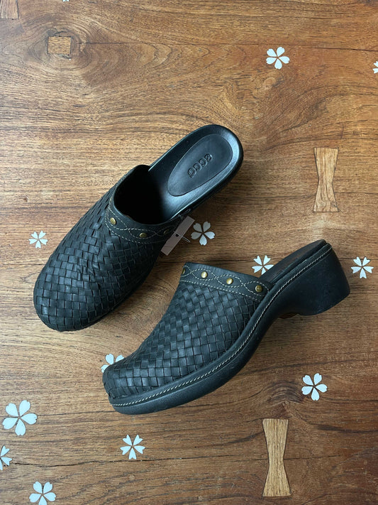 ecco slip on woven leather clogs