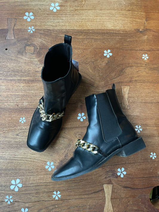 zara chain leather low heel boot