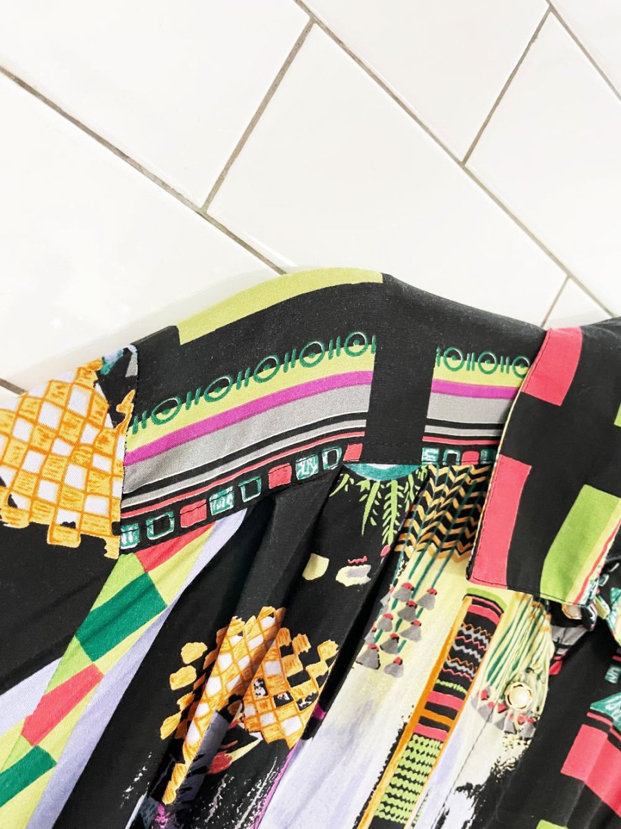 vintage 80s pleated shoulder pearl button abstract blouse | made in Italy - good market thrift store