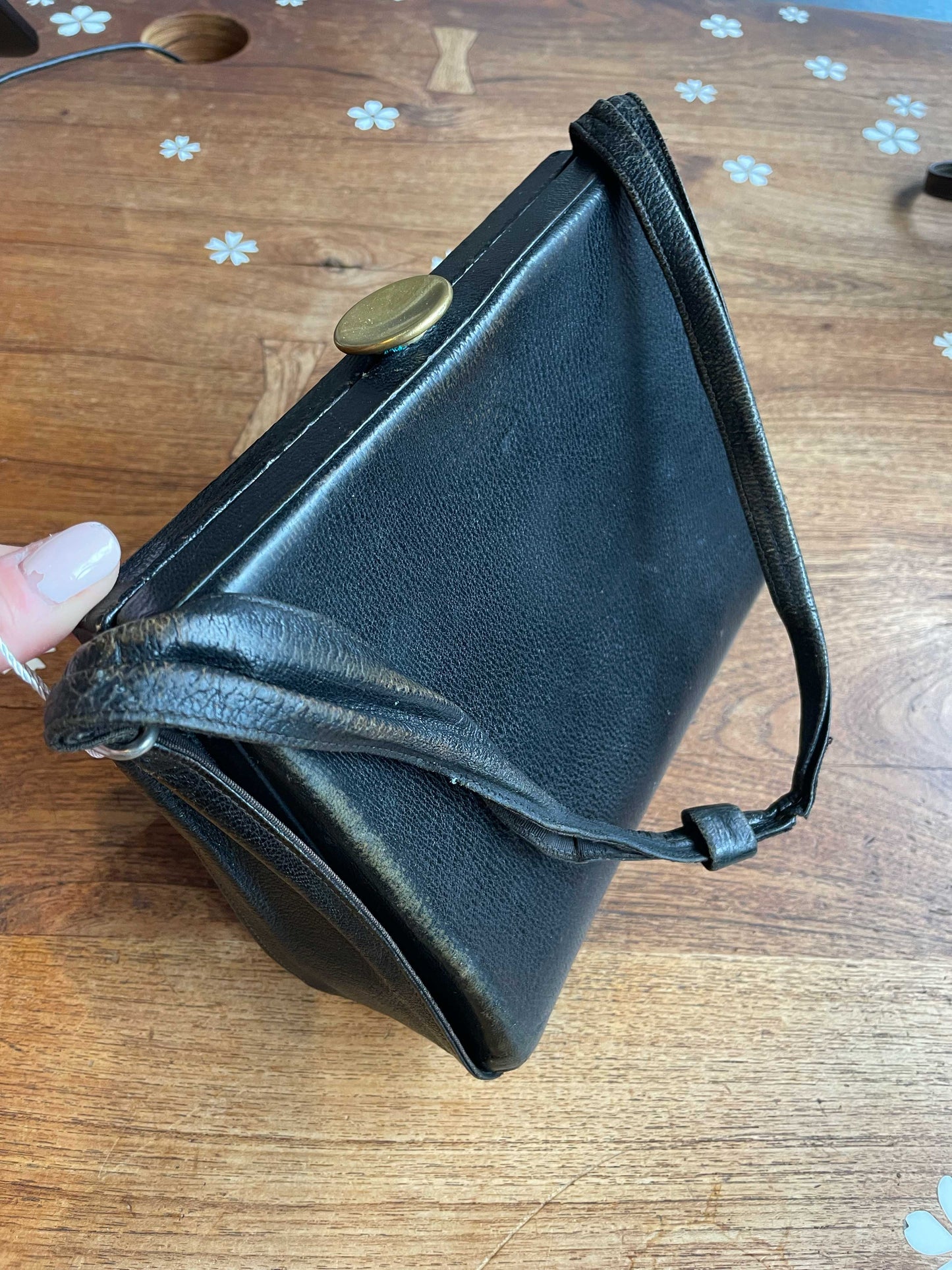 vintage leather top clasp handbag